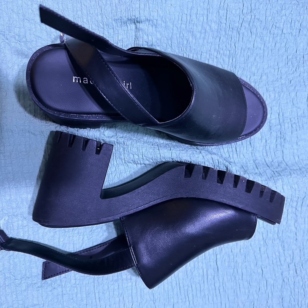 black sandles